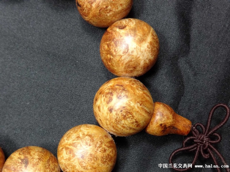 长白山琥珀木樱瘤满花手串4(20mmX12颗,51.